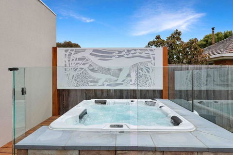 OG Spa Retreat- 3 Bedroom, Spa, Central, Aircon - C Tourism 0