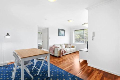 Opposite Rippon Lea Estate - C Tourism 1