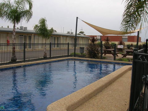 Overlander Hotel Motel - C Tourism 0