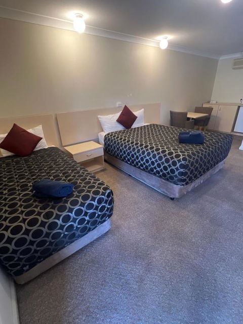 OVERLANDER MOTOR LODGE - C Tourism 2