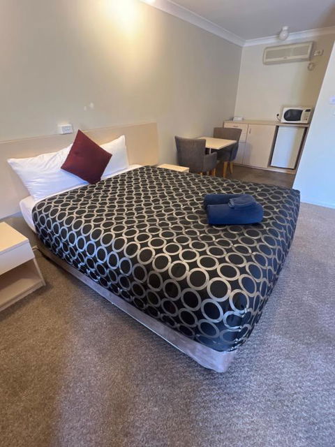 OVERLANDER MOTOR LODGE - C Tourism 1