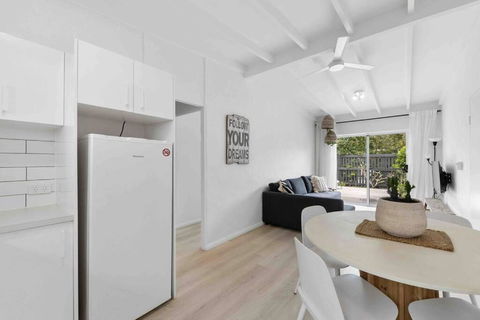 PA2 Stunning Sunshine Beach Apt Pets Welcome - C Tourism 1