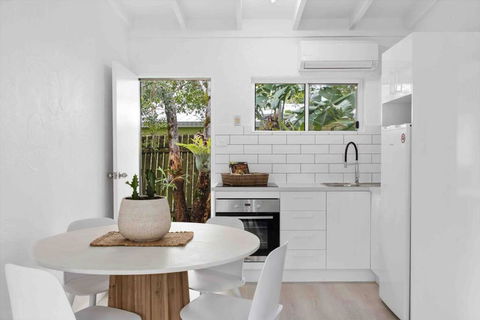 PA2 Stunning Sunshine Beach Apt Pets Welcome - C Tourism 2