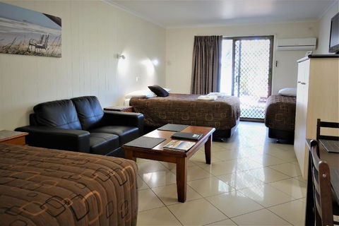 Pacific Palms Motor Inn - C Tourism 2