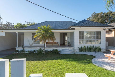 Pacific Paradise - 4 Bedroom House Central Coast - C Tourism 0