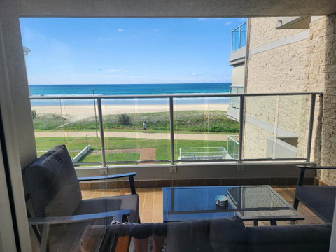 Pacific Surf Absolute Beachfront Apartments - C Tourism 1