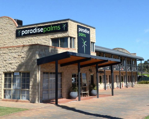Paradise Palms - C Tourism 0