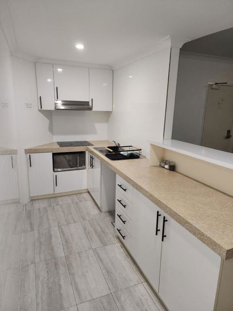 PERTH CBD APARTMENTS - C Tourism 3
