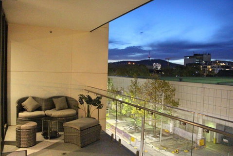 Perfectly Located Modern Apartment - Canberra CBD - C Tourism 0