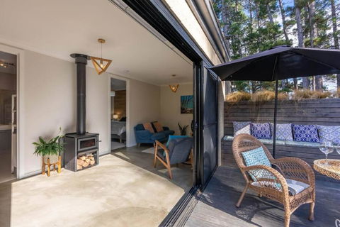 Pine Beach Guest House In The Heart Of Balnarring - C Tourism 1