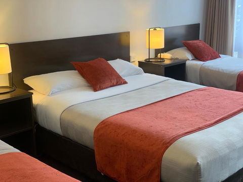 Ploughmans Motor Inn - C Tourism 1