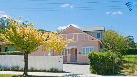 Plum Tree Cottage - C Tourism 0
