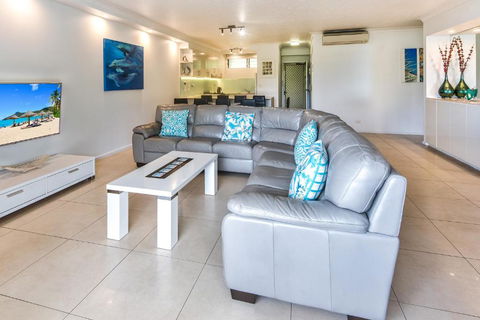 POINCIANA 101 HAMILTON ISLAND CENTRALLY LOCATED 3 BEDROOM, Plus BUGGY!! - C Tourism 3
