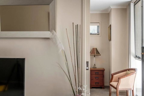 Quiet Apartment In Braddon ACT - C Tourism 1