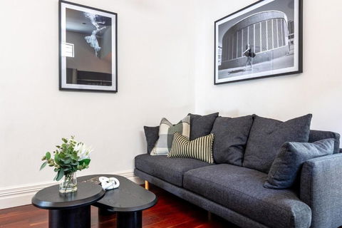 Prahran Timeless & Modern Haven, With Parking - C Tourism 1