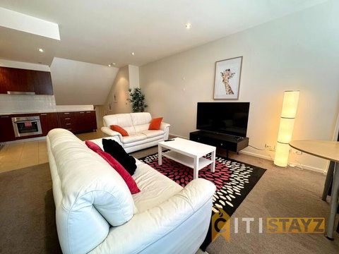 Pretty Penthouse - Close To ANU - C Tourism 0