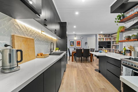 Private, Modern And Warm Family Home - C Tourism 3