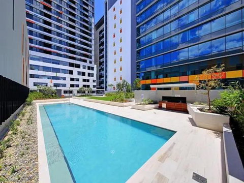 Private Bedroom & Bathroom In Shared Inner Brisbane Apartment - C Tourism 0