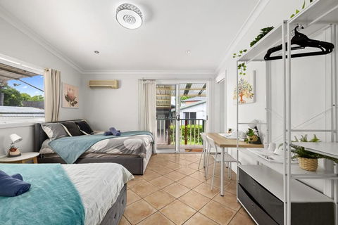 Quadruple Ensuite Room - Nearby Stations & Shops - C Tourism 1