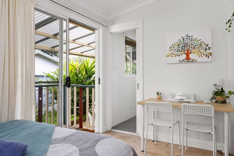 Quadruple Ensuite Room - Nearby Stations & Shops - C Tourism 3