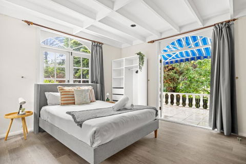 Quaint Queen Room - Convenient Location In Lindfield - Shared Bathroom - C Tourism 0