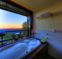 At Remingtons Private Cottages  Lodge - C Tourism