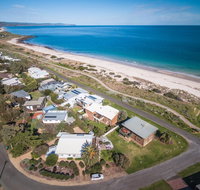 At The Beach - 54 Elizabeth Crescent - C Tourism