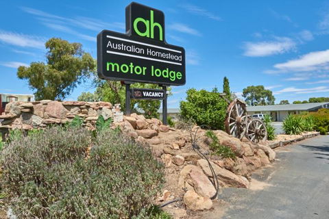 Australian Homestead Motor Lodge - C Tourism 0