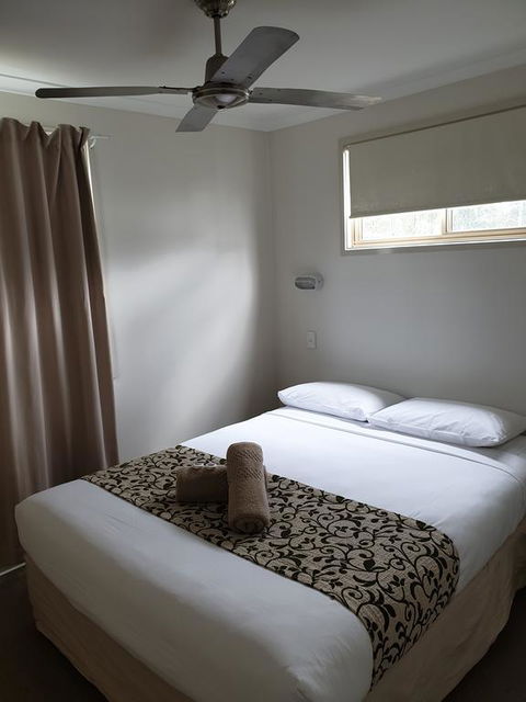 Australian Motor Homes Tourist Park - C Tourism 3