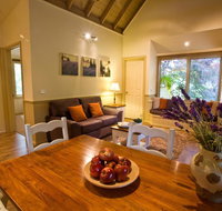 Autumn Abode Cottages - C Tourism