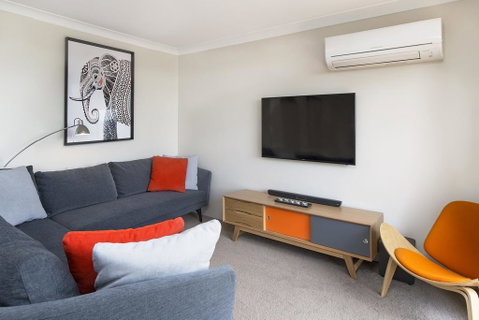 Avalanche 6 - Sophisticated Style &modern Comfort With A Central Location - C Tourism 3