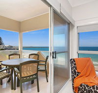 Avalon 3 - views to die for - across the road from convent beach - C Tourism