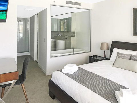 Awesome Ocean Views Broadbeach WiFi, Netflix, Wine - C Tourism 2