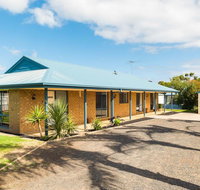 Back Beach Retreat - C Tourism