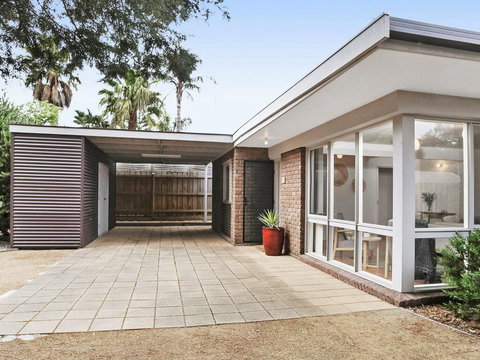 Backyard Bliss - C Tourism 0