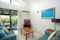 Baden 86 - Rainbow Shores Walk To Beach Top Floor Air conditioned Unit