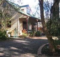 Ballarat cottages incorporating yarrowee cottage and Admirals cottage - C Tourism