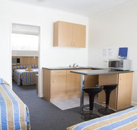Bamboo Motor Inn - C Tourism