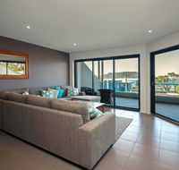 Barefoot Bliss  Fingal Bay - C Tourism