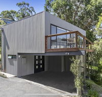 Bay Views Lorne - C Tourism