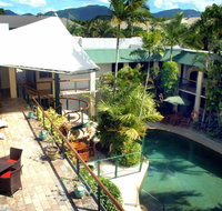 Bay Village Tropical Retreat  Apartments - C Tourism