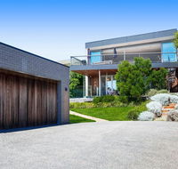 Bay Vista - Amazing Bay Views with the beach at your doorstop - C Tourism