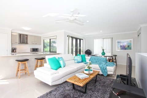 Beach Breeze Holiday House - C Tourism 0