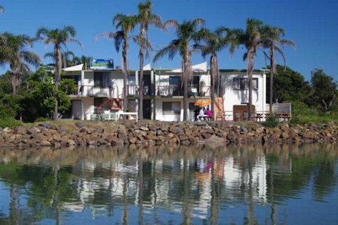 Beachfront 5, 25 Willow Street - C Tourism 0