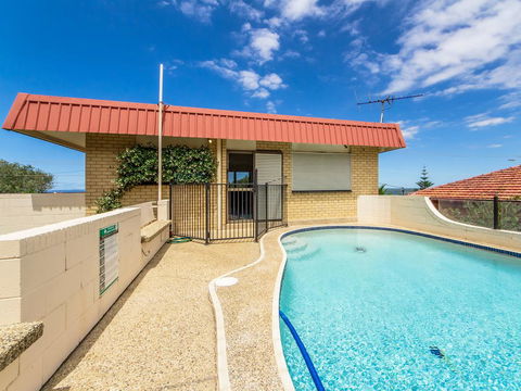 Beachfront Apt With Private Pool - C Tourism 2