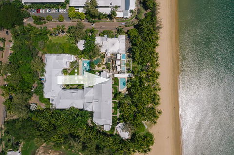 Beachfront Apt. In Alamanda Beachfront Resort (25) - C Tourism 1