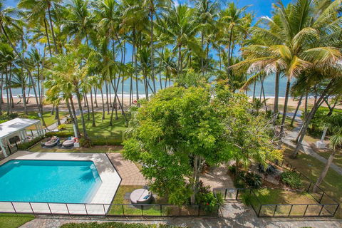 Beachfront Apt. In Alamanda Beachfront Resort (25) - C Tourism 2