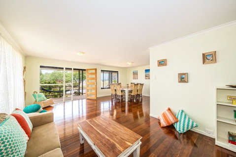 Beachfront At Bribie - C Tourism 0