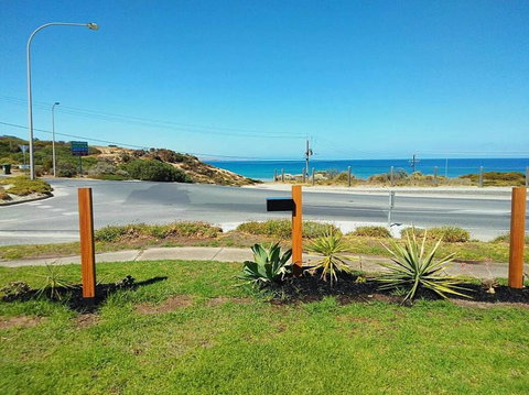 Beachfront Living! - C Tourism 1