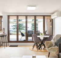 Beachfront Manly Apartment With Parking and Balcony - C Tourism